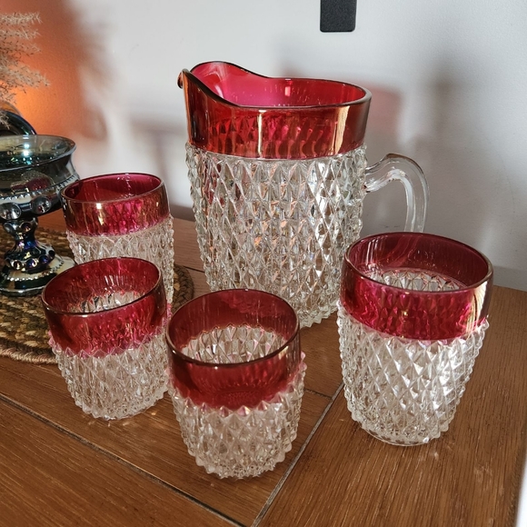 1960s Indiana Glass Diamond Point Cranberry Pitcher and glasses. Set of 5. - Picture 2 of 2